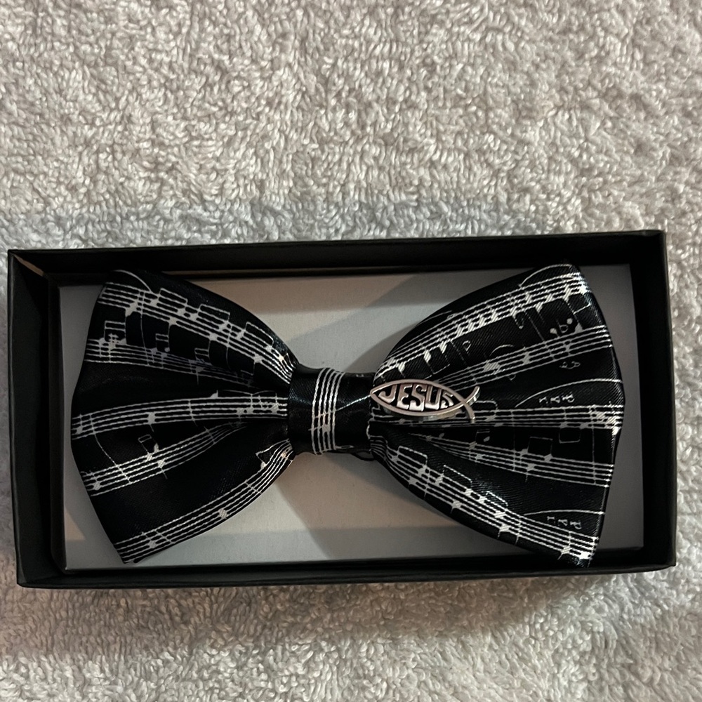 Tytus Ties boys Black Musical Notes Bow Tie with Jesus Pin